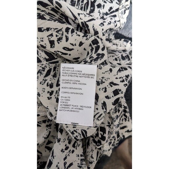 Ecote UO Women BLOUSE BLACK WHITE SIZE S Small SLEEVELESS PALM LEAVES PULLOVER - Picture 5 of 8